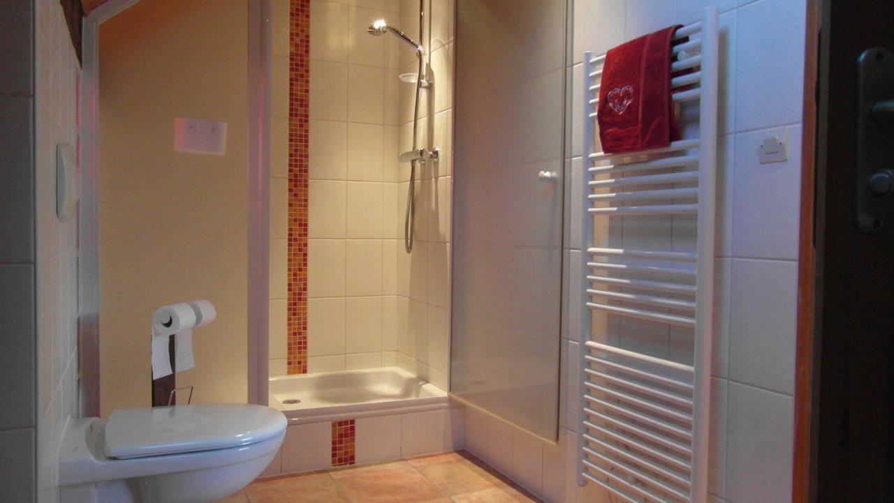 Au Vieux Tilleul Bed & Breakfast Veynes Екстериор снимка