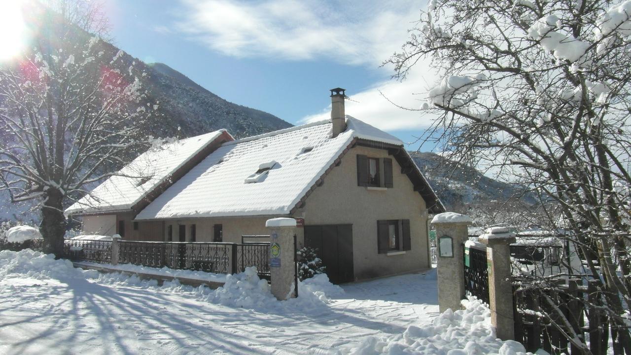 Au Vieux Tilleul Bed & Breakfast Veynes Екстериор снимка