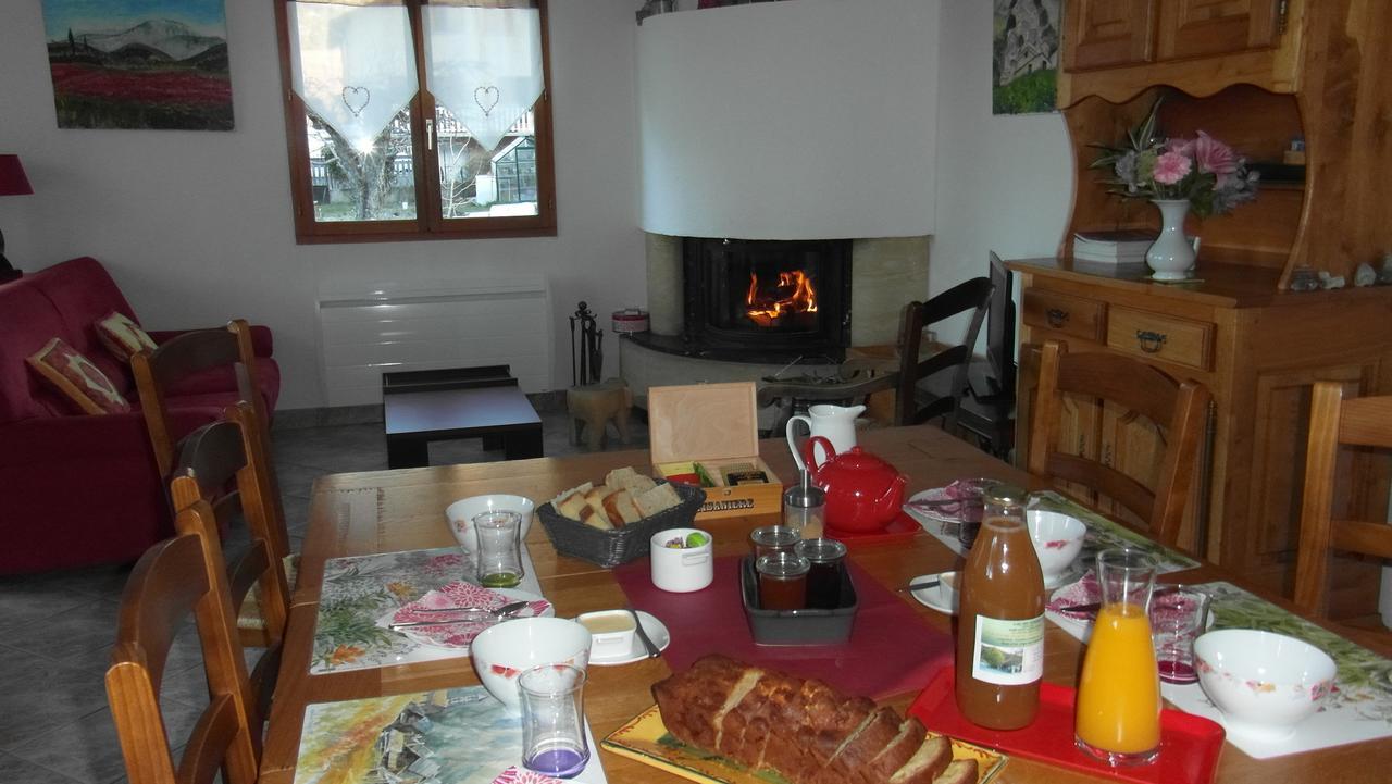 Au Vieux Tilleul Bed & Breakfast Veynes Екстериор снимка